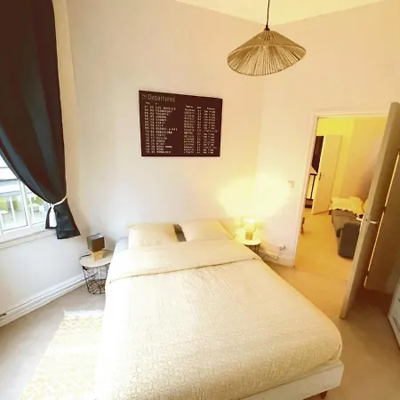 Au Pied De La Basilique