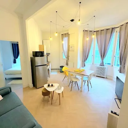 Au Pied De La Basilique Apartment *